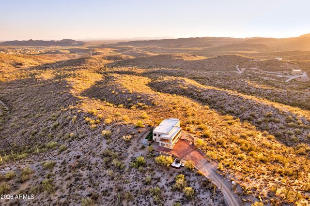 3246 N SILVER TIP Trail, Queen Valley, AZ 85118