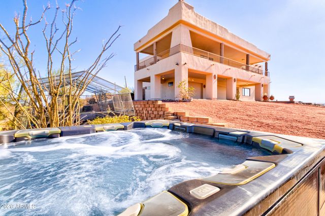 3246 N SILVER TIP Trail, Queen Valley, AZ 85118