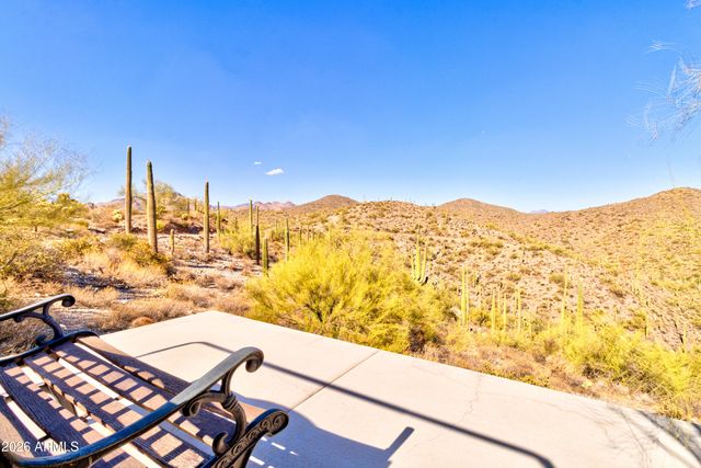 3246 N SILVER TIP Trail, Queen Valley, AZ 85118