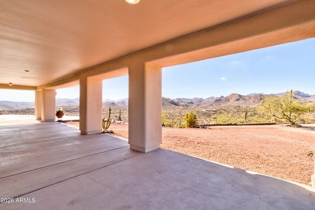 3246 N SILVER TIP Trail, Queen Valley, AZ 85118