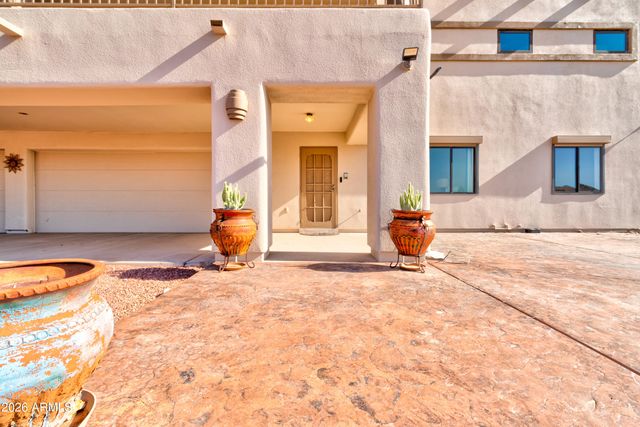 3246 N SILVER TIP Trail, Queen Valley, AZ 85118