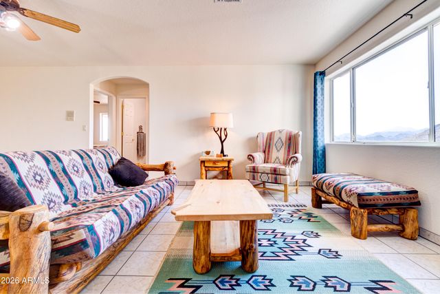 3246 N SILVER TIP Trail, Queen Valley, AZ 85118