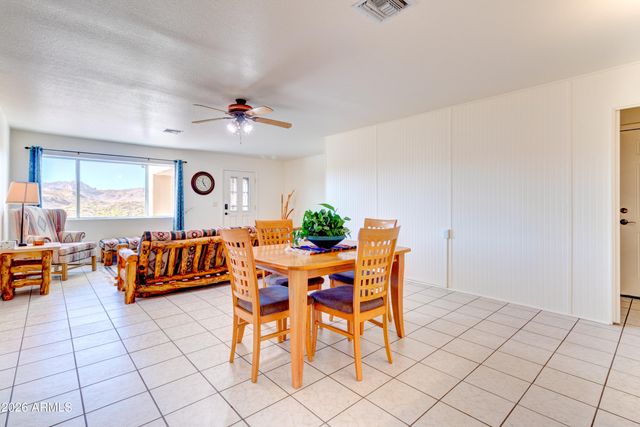 3246 N SILVER TIP Trail, Queen Valley, AZ 85118