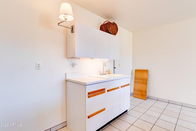 3246 N SILVER TIP Trail, Queen Valley, AZ 85118