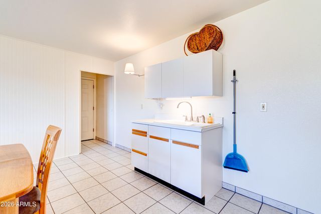 3246 N SILVER TIP Trail, Queen Valley, AZ 85118