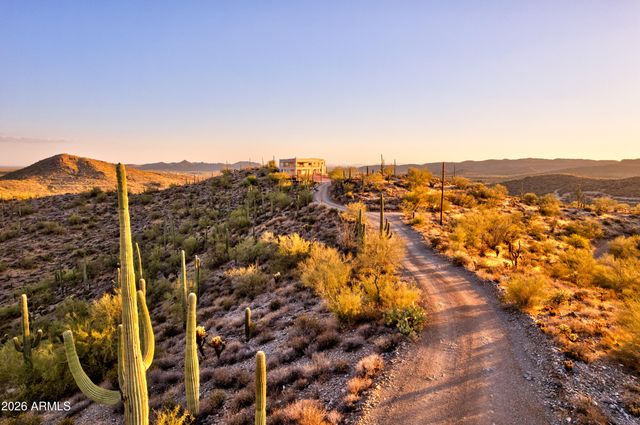 3246 N SILVER TIP Trail, Queen Valley, AZ 85118