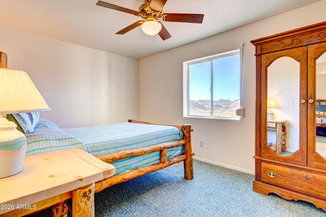 3246 N SILVER TIP Trail, Queen Valley, AZ 85118