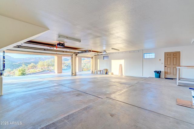 3246 N SILVER TIP Trail, Queen Valley, AZ 85118