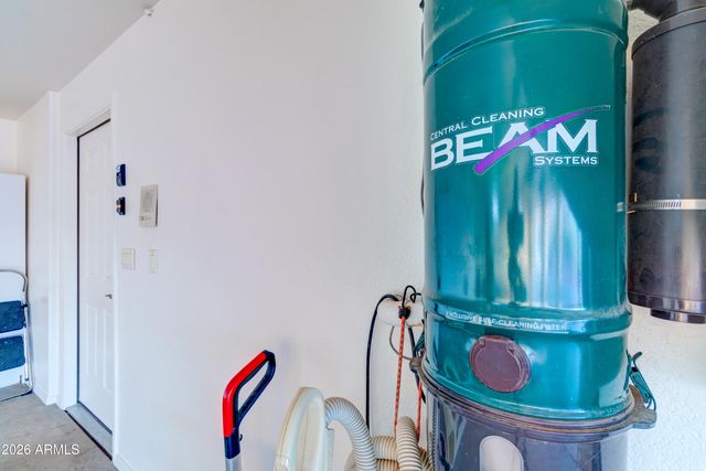 3246 N SILVER TIP Trail, Queen Valley, AZ 85118