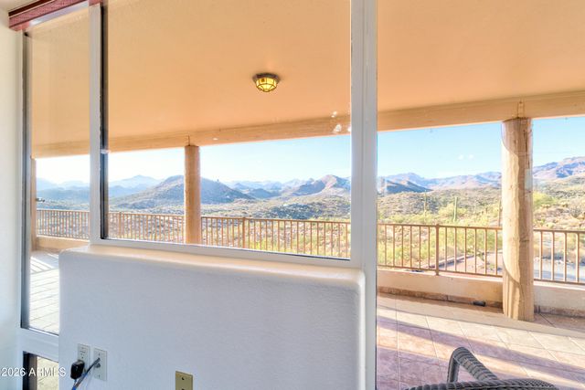 3246 N SILVER TIP Trail, Queen Valley, AZ 85118