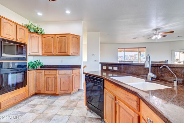 3246 N SILVER TIP Trail, Queen Valley, AZ 85118