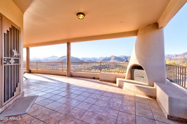 3246 N SILVER TIP Trail, Queen Valley, AZ 85118