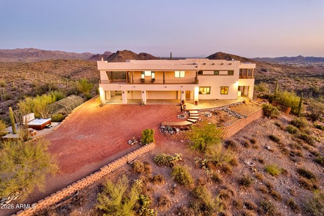 3246 N SILVER TIP Trail, Queen Valley, AZ 85118