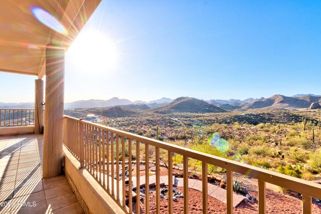 3246 N SILVER TIP Trail, Queen Valley, AZ 85118