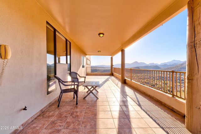 3246 N SILVER TIP Trail, Queen Valley, AZ 85118