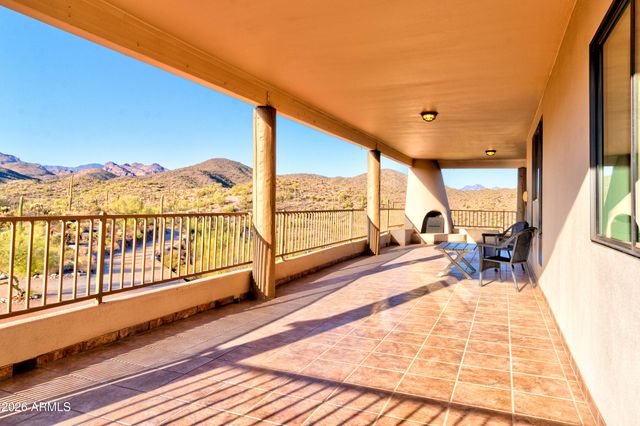 3246 N SILVER TIP Trail, Queen Valley, AZ 85118