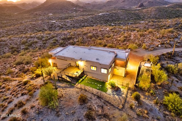 3246 N SILVER TIP Trail, Queen Valley, AZ 85118