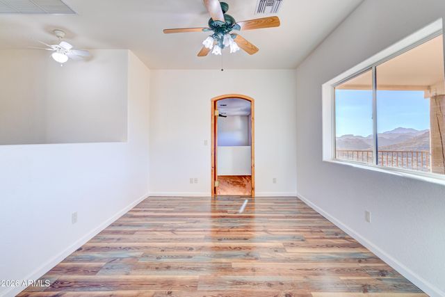 3246 N SILVER TIP Trail, Queen Valley, AZ 85118