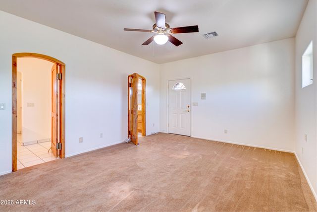 3246 N SILVER TIP Trail, Queen Valley, AZ 85118