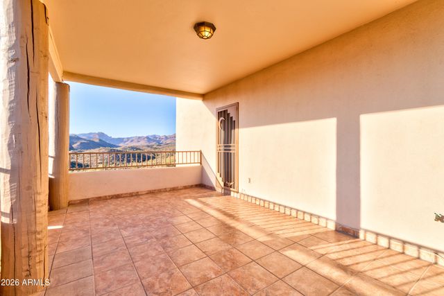 3246 N SILVER TIP Trail, Queen Valley, AZ 85118