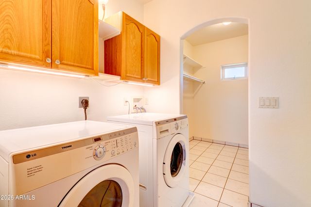 3246 N SILVER TIP Trail, Queen Valley, AZ 85118