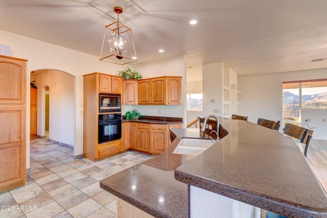 3246 N SILVER TIP Trail, Queen Valley, AZ 85118