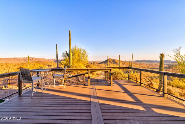 3246 N SILVER TIP Trail, Queen Valley, AZ 85118