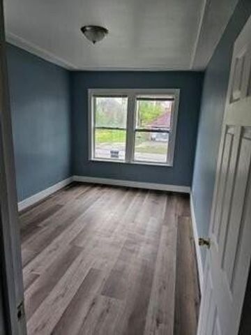 2415 W Grand Street, Detroit, MI 48238