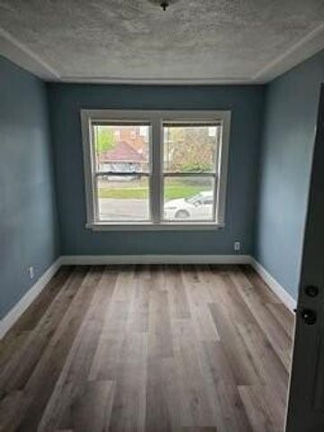2415 W Grand Street, Detroit, MI 48238