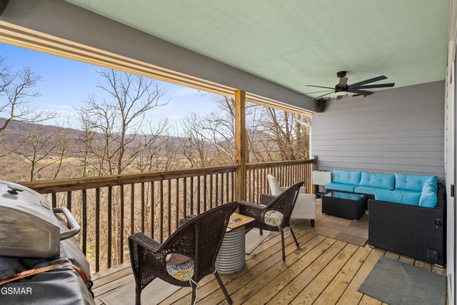 2932 Mockingbird Way, Sevierville, TN 37862