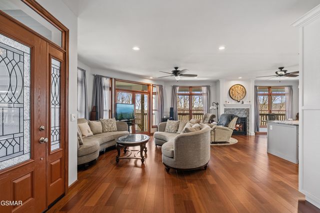 2932 Mockingbird Way, Sevierville, TN 37862