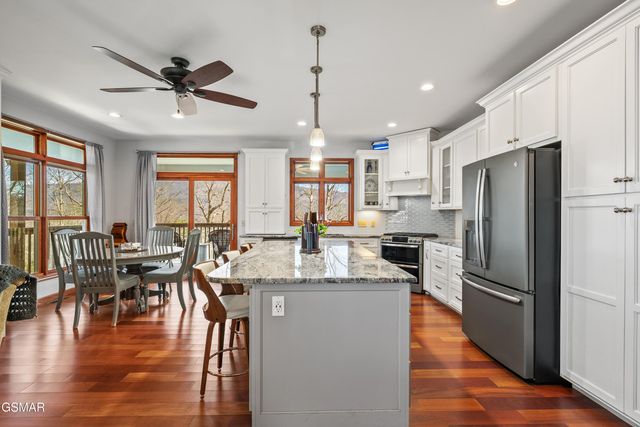 2932 Mockingbird Way, Sevierville, TN 37862