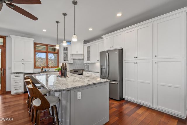 2932 Mockingbird Way, Sevierville, TN 37862