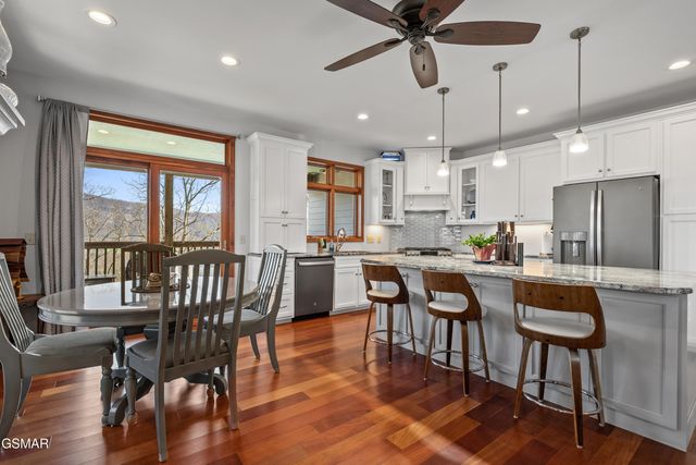 2932 Mockingbird Way, Sevierville, TN 37862