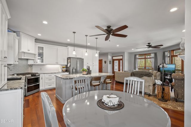 2932 Mockingbird Way, Sevierville, TN 37862