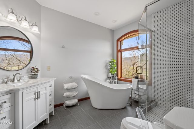 2932 Mockingbird Way, Sevierville, TN 37862