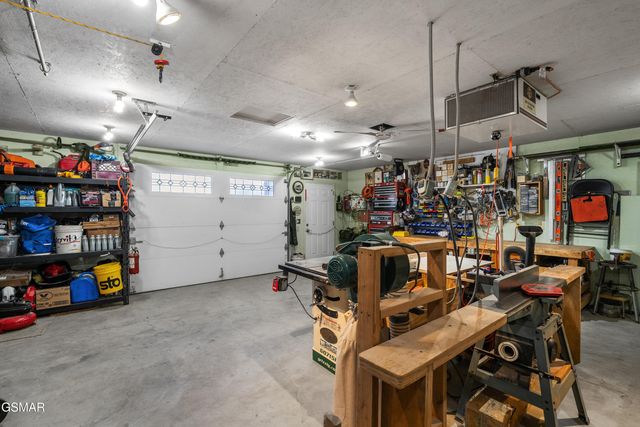 2932 Mockingbird Way, Sevierville, TN 37862