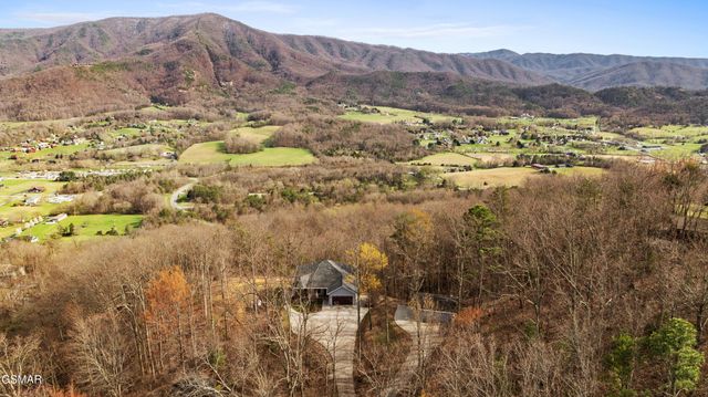 2932 Mockingbird Way, Sevierville, TN 37862