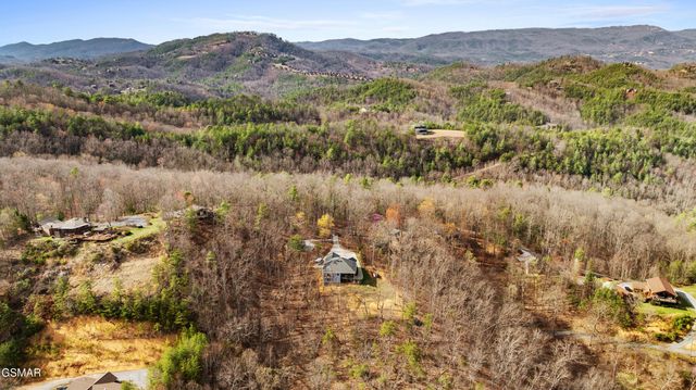 2932 Mockingbird Way, Sevierville, TN 37862