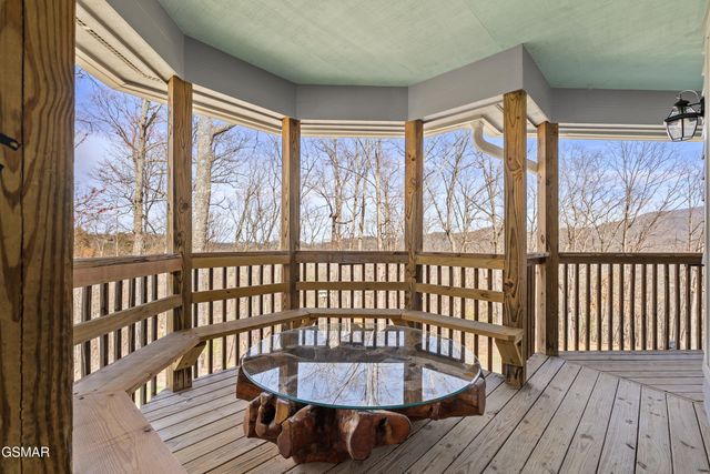 2932 Mockingbird Way, Sevierville, TN 37862