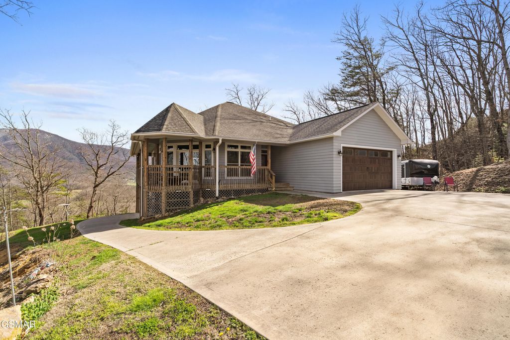 2932 Mockingbird Way, Sevierville, TN 37862