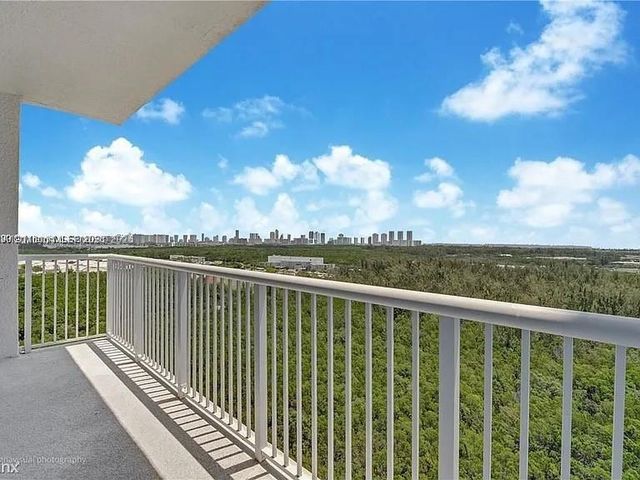 14951 Royal Oaks Ln 1908, North Miami, FL 33181
