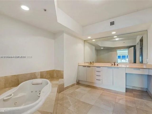 14951 Royal Oaks Ln 1908, North Miami, FL 33181