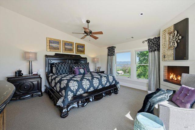 3277 Dry Creek Rd, Napa, CA 94558