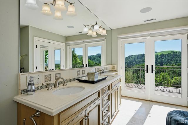 3277 Dry Creek Rd, Napa, CA 94558