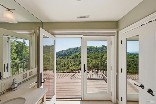 3277 Dry Creek Rd, Napa, CA 94558