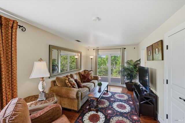 3277 Dry Creek Rd, Napa, CA 94558