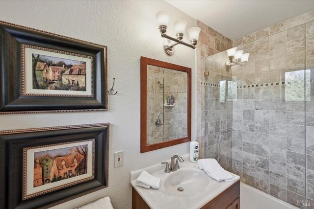 3277 Dry Creek Rd, Napa, CA 94558