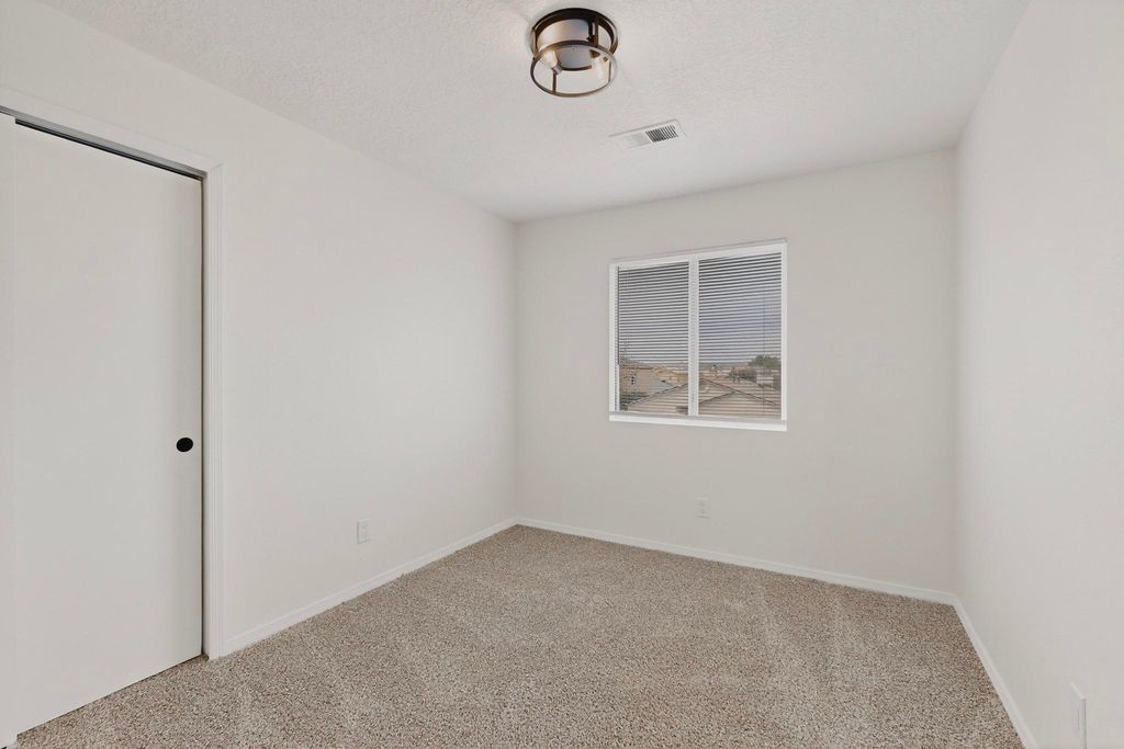 Image 30 of property listing at 2100 Sea Foam Street NW, Albuquerque, NM 87120