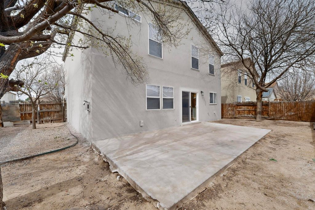 Image 37 of property listing at 2100 Sea Foam Street NW, Albuquerque, NM 87120